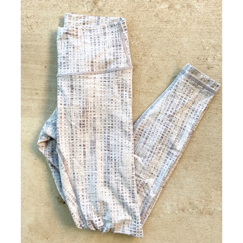 Wunder Under Lululemon leggings 28”